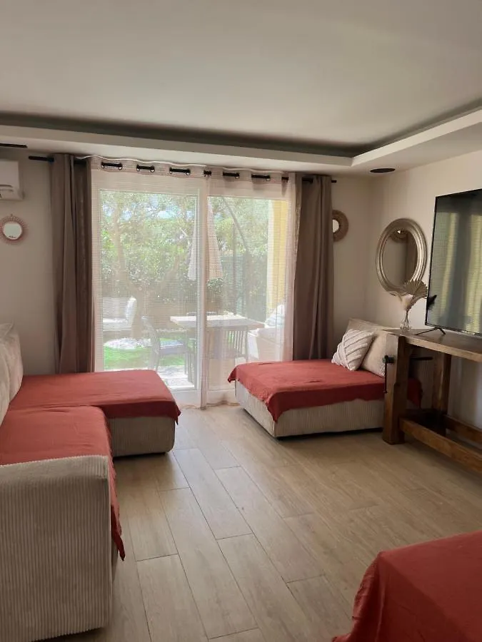 Appartement Le grand bleu à Hyères