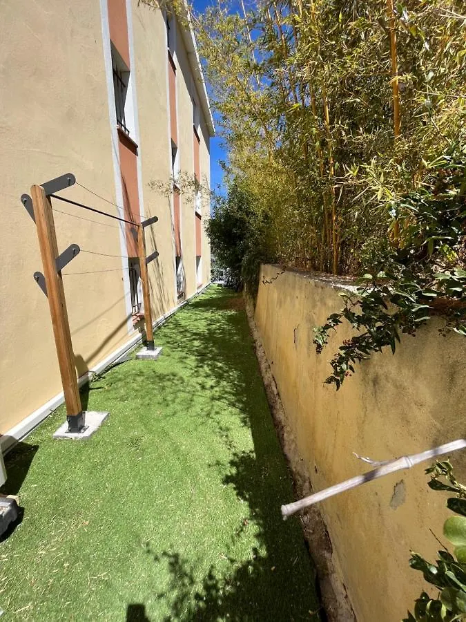 Appartement Le grand bleu à Hyères